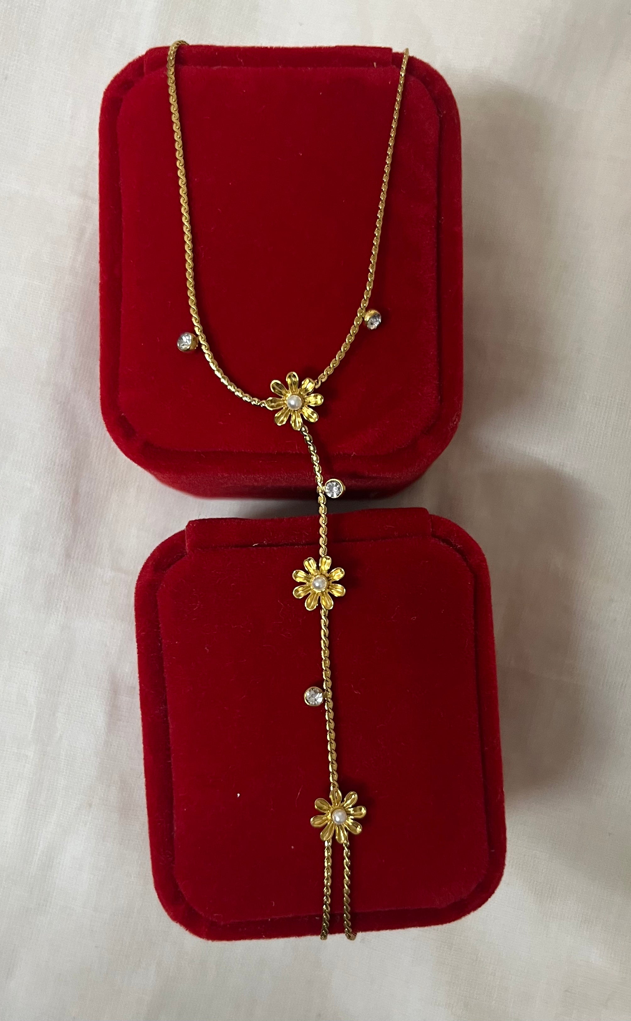 Floral Pearl Hand Chain